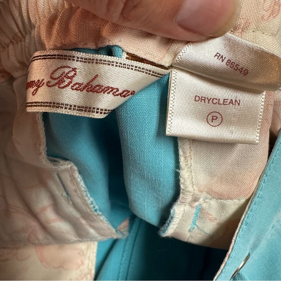 VINTAGE Tommy Bahama 100% Silk Shorts Size 6 Light Blue Resortwear Summer Casual - Picture 8 of 9